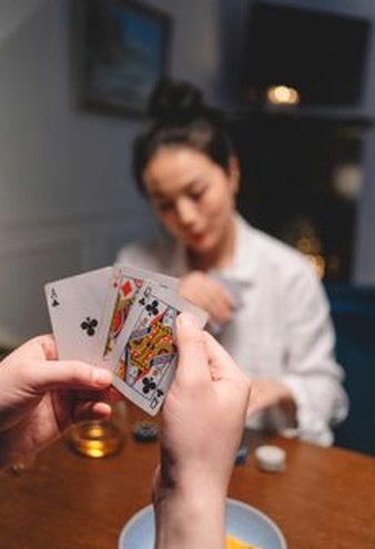phỏm trực tuyến 8Day